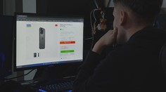 Student Tomáš si poctivě vydělal na telefon. Policie mu ho záhy zablokovala