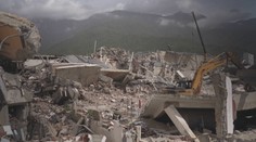 V troskách ve Venezuele našli živého muže. Naděje pro další lidi vyprchává