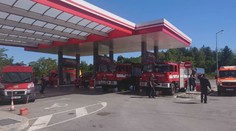 Spěchají do řeckého ohnivého pekla. Čeští hasiči se blíží k Aténám