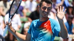 Neuvěřitelný úder! Tomic ukončil zápas esem mezi nohama