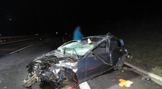 Mladík v BMW boural, spolujezdec zemřel. Jel na letních gumách