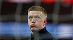 Celá Anglie řeší brankářův malér! Zašel si na pivo, pak začala bitka