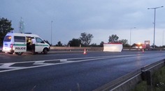Auto usmrtilo ženu na dálnici D5, odhodilo ji do protisměru