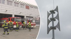 Prahou a okolím zněly sirény, hasiči se loučili se zesnulým kolegou