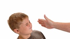 Češi chtějí, aby učitelé bili jejich děti. Odborník nesouhlasí