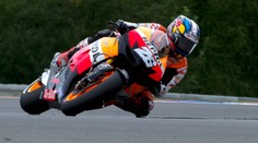 Pedrosa musel v Brně měnit motorku, odstartuje ze třetího místa
