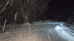 Na Slovensku udeřila sněhová kalamita. Někteří obyvatelé nesmí vycházet
