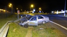 Opilý řidič přehlédl kruhový objezd a jel rovně