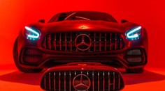 Mercedes vyrábí reprák ve stylu sportovního AMG. Je dražší než nová Octavia