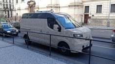 Po Praze se prohánějí tajemné dodávky. Co skrývají pod maskováním
