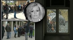 FOTOGALERIE: Podívejte se, jak to vypadalo na podivném pohřbu Ivety Bartošové
