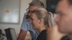 Mladá moderátorka si zkusila řídit letový provoz. Přenechám to raději profesionálům, uznala