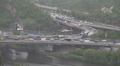 Dopravní peklo v Praze. Kolony se tvořily i na příjezdech do města
