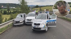Ujíždějícího řidiče zastavily až výstřely. Auto použil jako zbraň