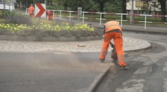 Náchod má další problém v dopravě. Kruhový objezd směrem na Polsko se opravuje