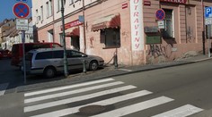 Školačku (15) srazilo na přechodu v České Lípě auto, řidiče hledá policie