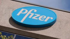 Pfizer testuje tablety proti covidu. Mají zamezit rozmnožování viru
