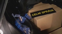 Žena pašovala do Česka pět set kartónů nekolkovaných cigaret