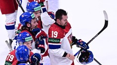 Hokejisté vypnuli sociální sítě: Kritiku nečtou, Bouzková fandí soupeři