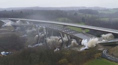 Neuvěřitelná demolice: Za šest sekund šel 70 metrů vysoký most k zemi