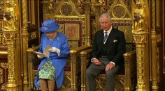 Královna promluvila o Británii. Chce dobrý Brexit i boj s terorem