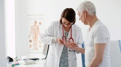 Česku akutně chybí revmatologové. Pacienti musí dojíždět i 150 kilometrů