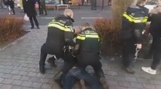 Bitka kvůli rouškám! Šest lidí se u obchodního centra rvalo s policisty