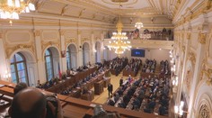 Poslanci měli jednat o příspěvku pro náročné profese. Program ale neschválili