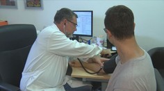 Obyvatelé Mikulova jsou zoufalí. K praktikovi jezdí i sto kilometrů