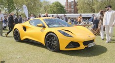 Londýn hostil přehlídku luxusních aut. K vidění byly supersporty i veterány