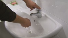 Stanjura navrhuje úpravu daní. Zdražila by voda, teplo nebo pivo