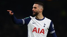 Děsivý moment se šťastným koncem. Hráč Tottenhamu poslal dobré zprávy