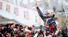 VETTEL je potřetí MISTREM SVĚTA, brazilskou loterii zvládl lépe než Alonso