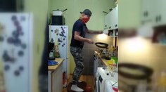 Borec na konec aneb Jak trénovat rovnováhu při vaření večeře