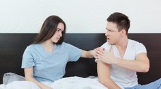 Žena urazila svého snoubence. Nechce jeho příjmení, dělá se jí z něj špatně
