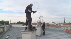 Senior zaplatil zálohu kominíkovi. Zbyly mu nakonec jen oči pro pláč