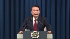 Jihokorejský prezident zůstává u moci. V ulicích protestují desetitisíce lidí