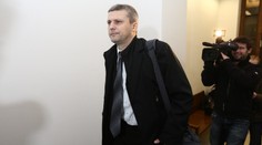 Pekárek bručí už přes půl roku, ale každý měsíc mu na účet přistává přes 50 tisíc. To skončí!