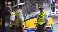Těžká nehoda v Teplicích! Trolejbus se srazil s autobusem