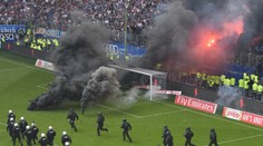 Hamburk poprvé sestoupil: Divoké běsnění fanoušků, 50 zatčených!