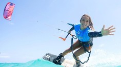 Senzační úspěch: Paula Novotná vyhrála závod SP kiteboardistek