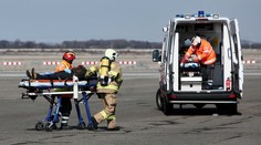 Manévry na Ruzyni! V letadle nad Českem zkolaboval pasažér