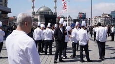 Turecko zasáhlo silné zemětřesení. Istanbul je ve stavu nejvyšší pohotovosti