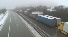 Na dálnici D5 před hranicemi s Německem se opět tvoří kolony
