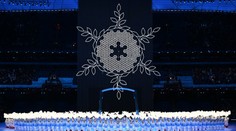 Olympijský oheň hoří ve vločce, zahájení bylo plné světelných show