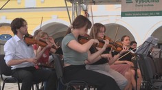 105 let od  založení Masarykovy univerzity. V Telči uspořádali výroční koncert