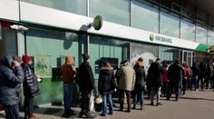 Sberbank věřily města i kraje. Takto to vypadá s penězi z našich daní