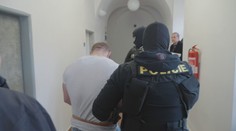Skupina měla odpalovat bankomaty. Policie našla výbušniny jako na hromadné ničení