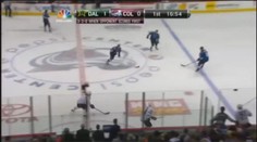 Hororové chvíle v NHL: Rozhodčí dostal pukem do hlavy