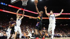Dončič a Maxey nasbírali nejvíc bodů. Jejich týmy v NBA přesto padly